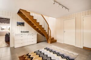 Golden Oak: Staircase & Railings